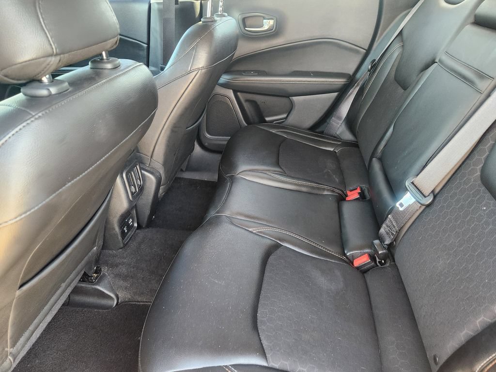 Used 2018 Jeep Compass Latitude w/ Popular Equipment Group FWD image 29