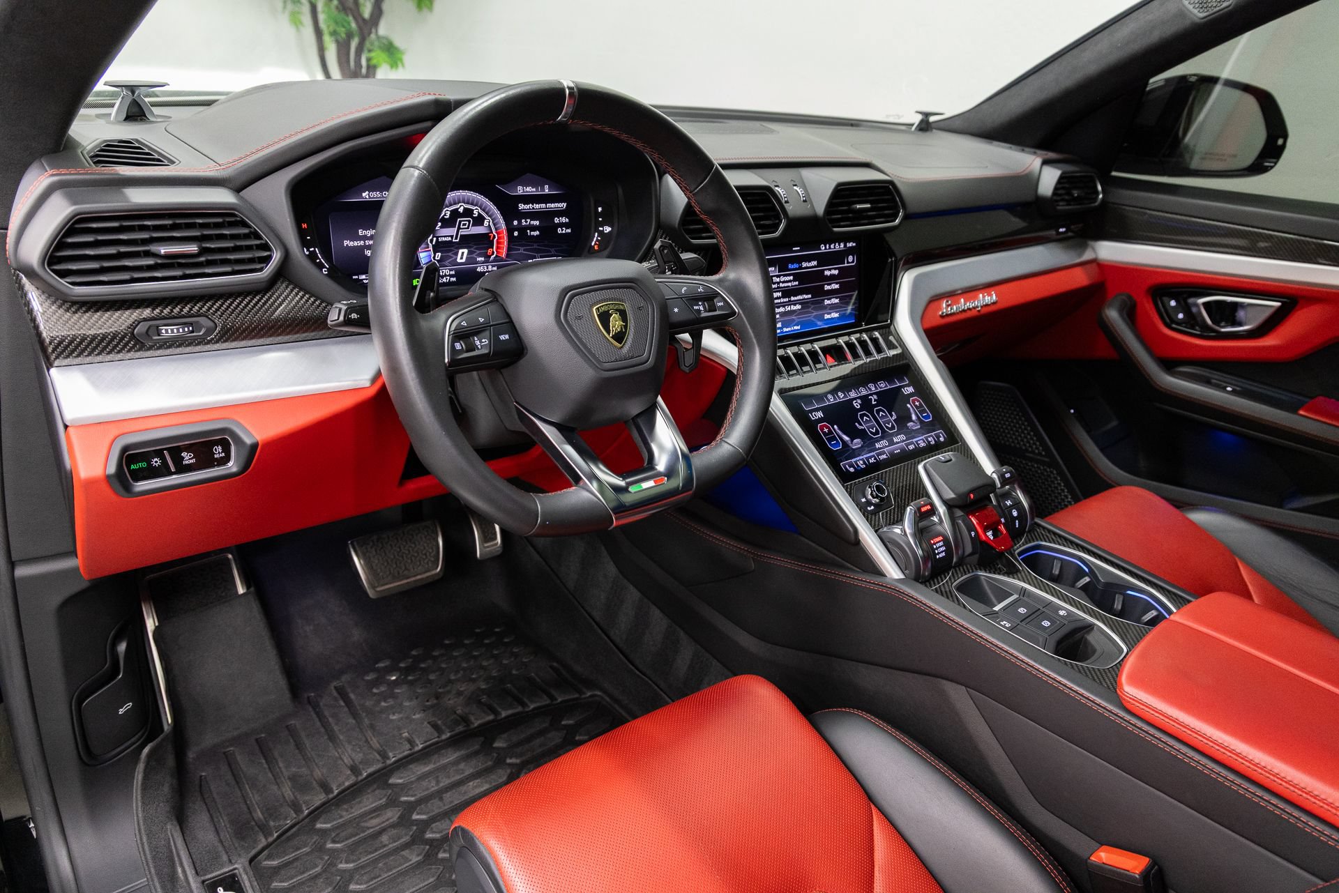 Used 2020 Lamborghini Urus AWD/4WD image 6
