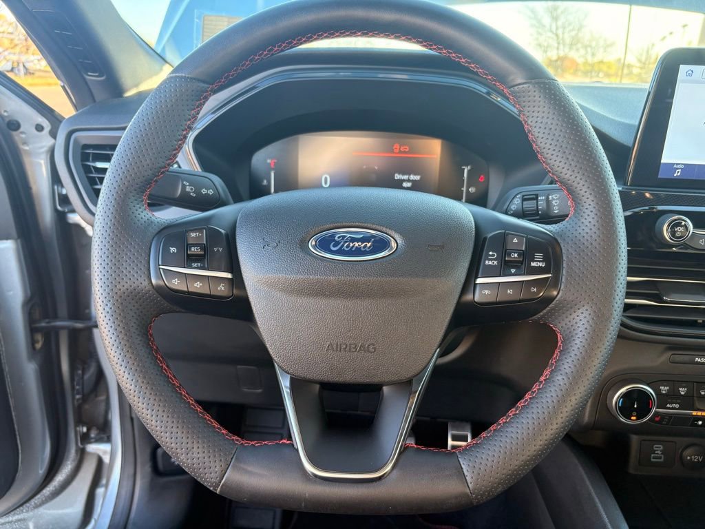 Used 2023 Ford Escape ST-Line AWD/4WD image 23
