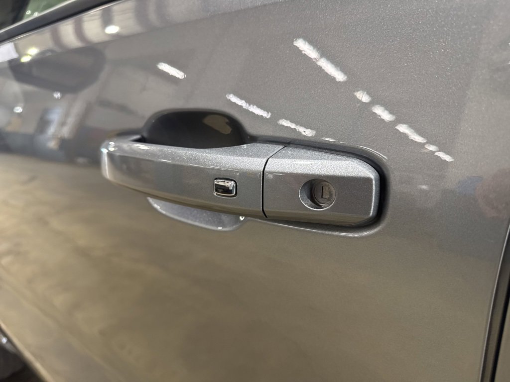 New 2025 Chevrolet Colorado LT w/ LT Convenience Package image 12