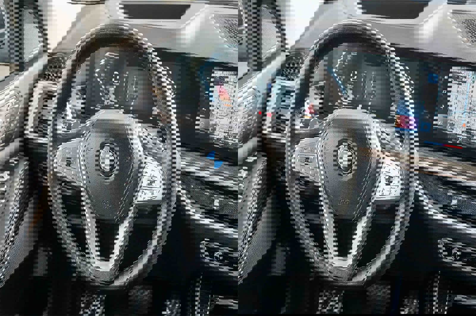 Used 2023 BMW X7 xDrive40i image 14