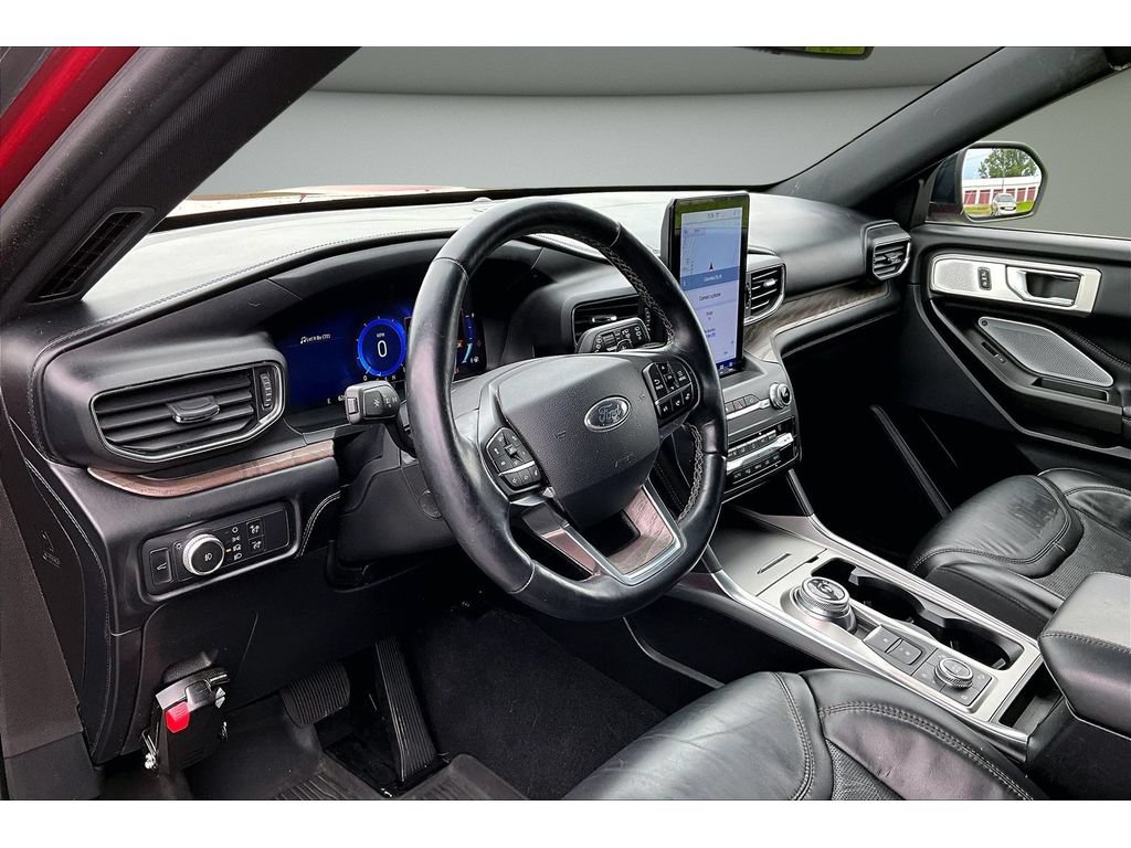 Used 2020 Ford Explorer Platinum w/ Premium Technology Package AWD/4WD image 16
