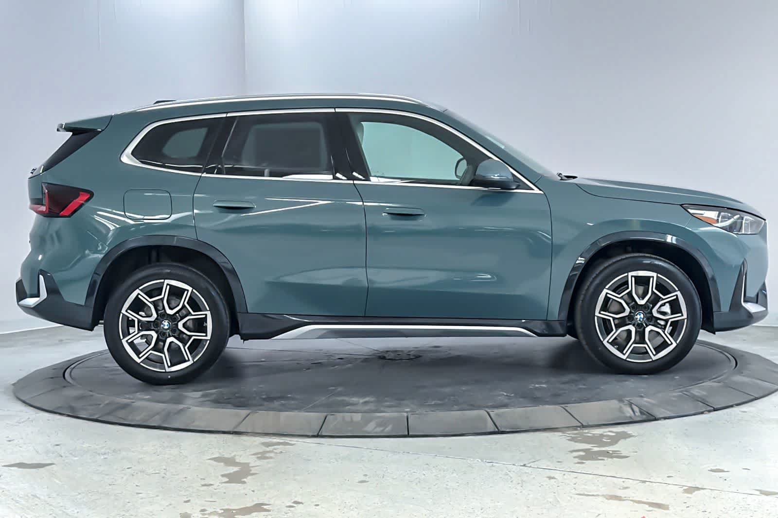 New 2026 BMW X1 xDrive28i w/ Technology Package AWD/4WD image 8