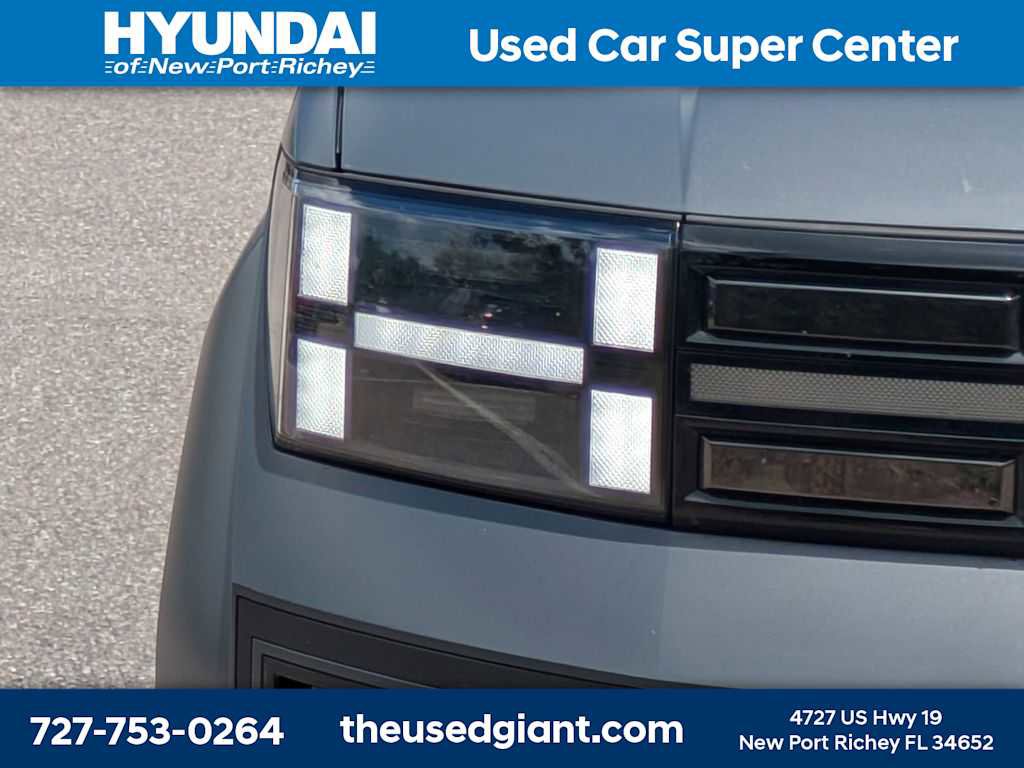 Used 2025 Hyundai Santa Fe Limited FWD image 9