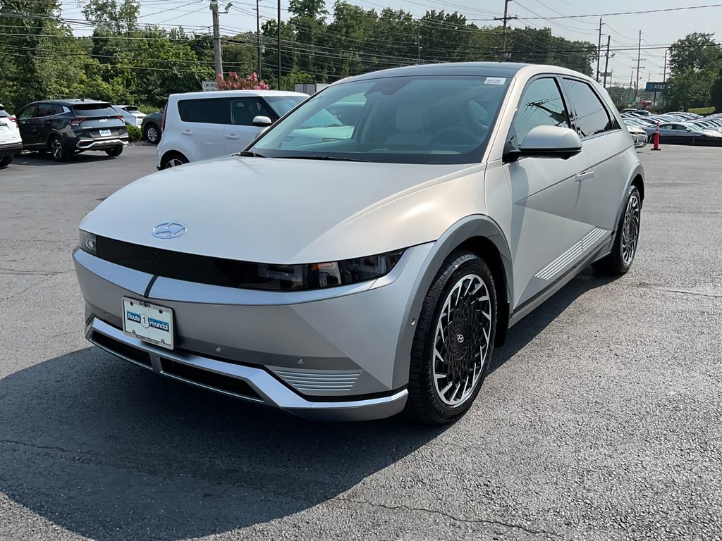 Used 2024 Hyundai Ioniq 5 Limited image 3