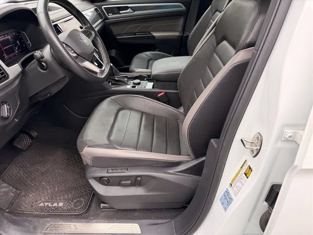 Used 2021 Volkswagen Atlas Cross Sport SEL Premium AWD/4WD image 12