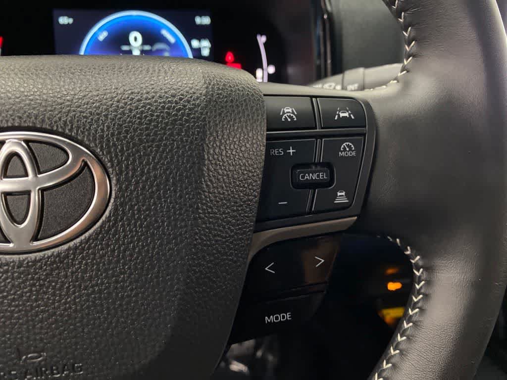 Used 2025 Toyota Camry SE FWD image 21