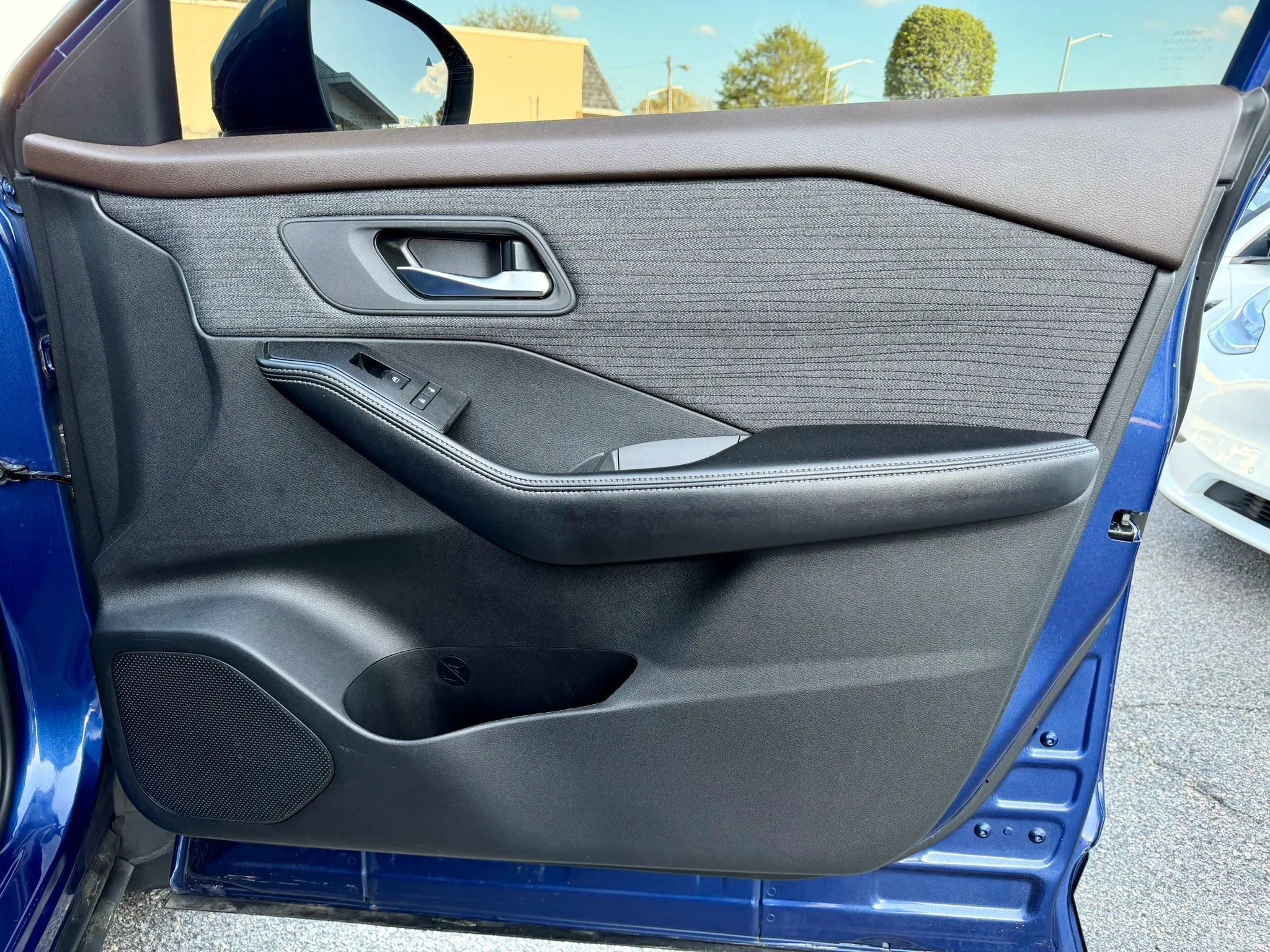 Used 2021 Nissan Rogue SV FWD image 38