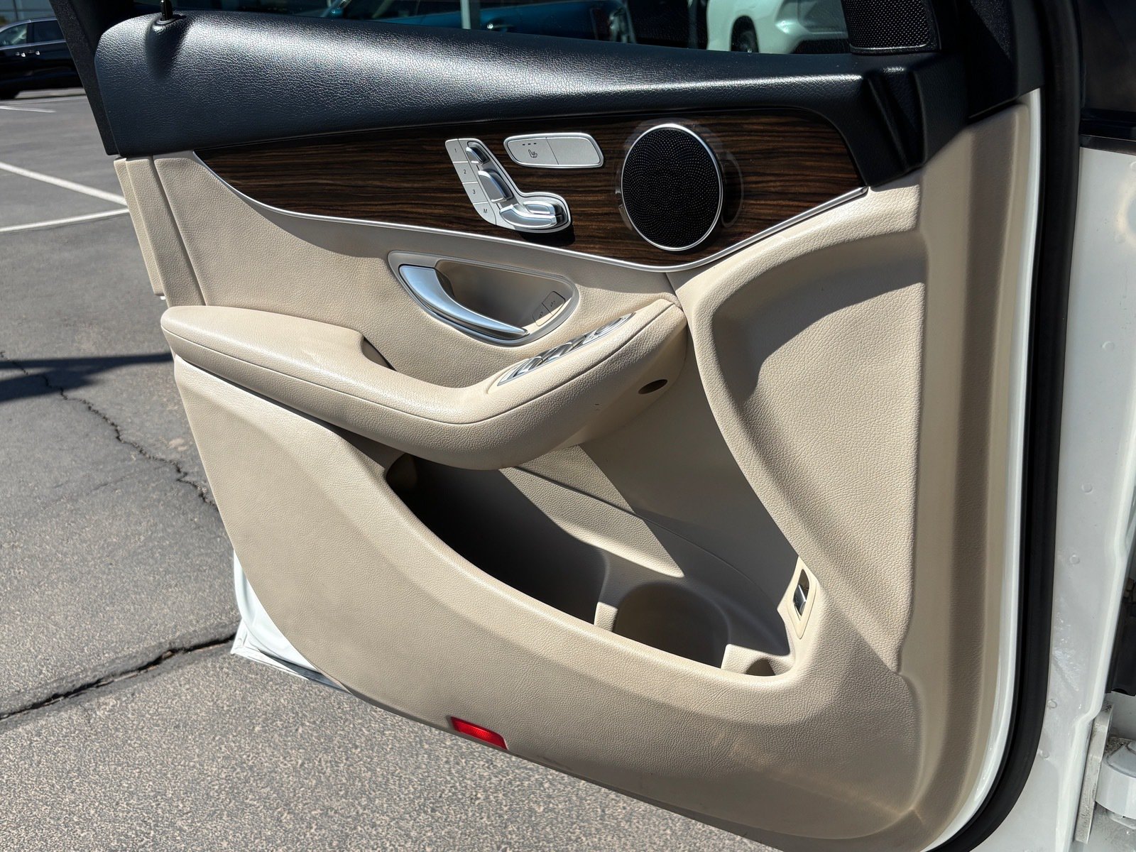 Used 2019 Mercedes-Benz GLC 300 image 11