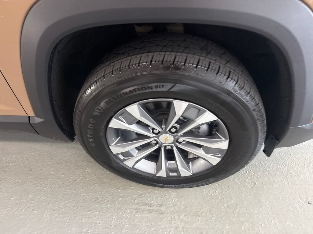 New 2027 Chevrolet Equinox LT w/ Convenience Package II FWD video 4