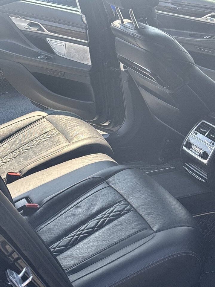 Used 2019 BMW M760i xDrive w/ Luxury Rear Seating Package AWD/4WD image 21