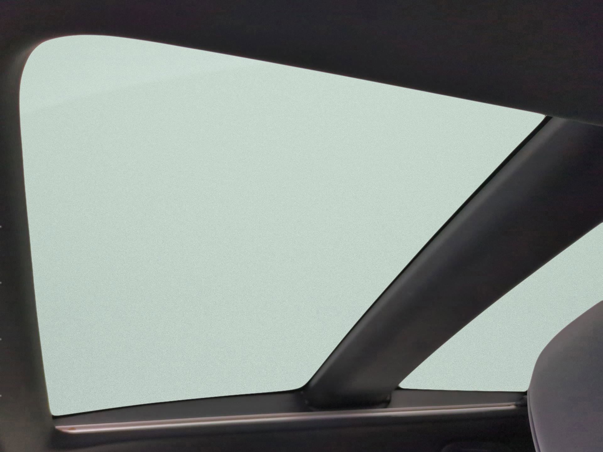 Used 2022 Toyota Venza Limited w/ Advanced Technology Package image 16