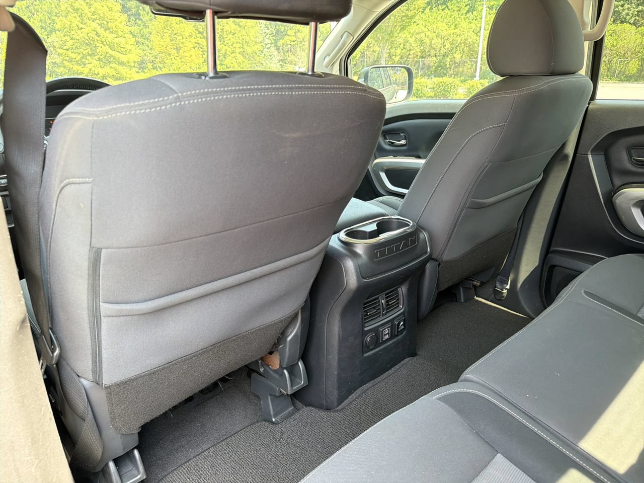 Used 2024 Nissan Titan SV w/ SV Convenience Package RWD image 21