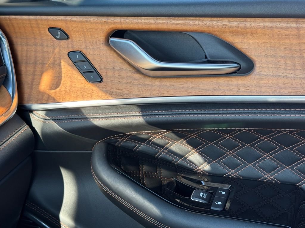 Used 2023 Jeep Grand Cherokee Summit image 26