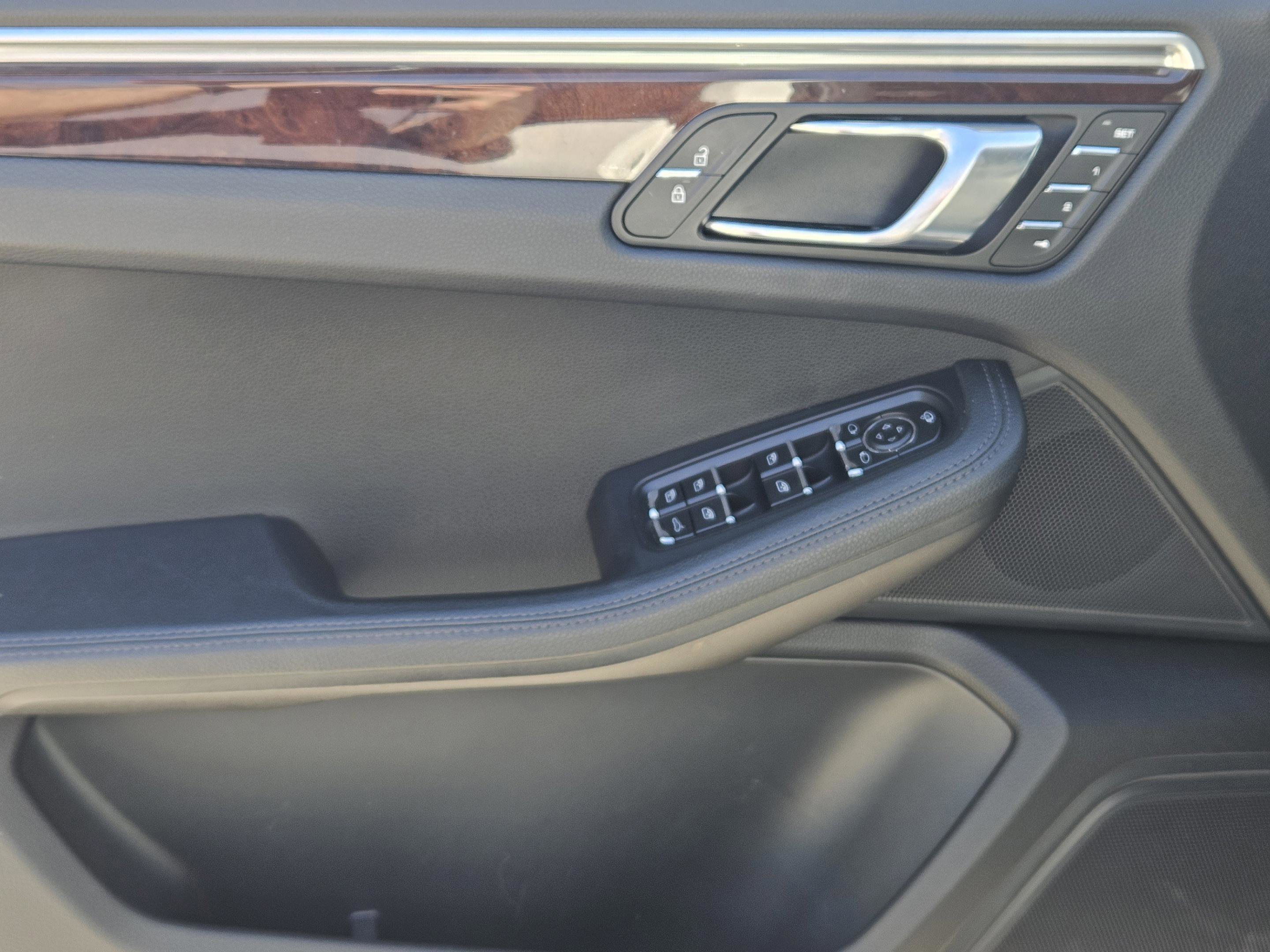 Certified 2023 Porsche Macan Turbo image 22