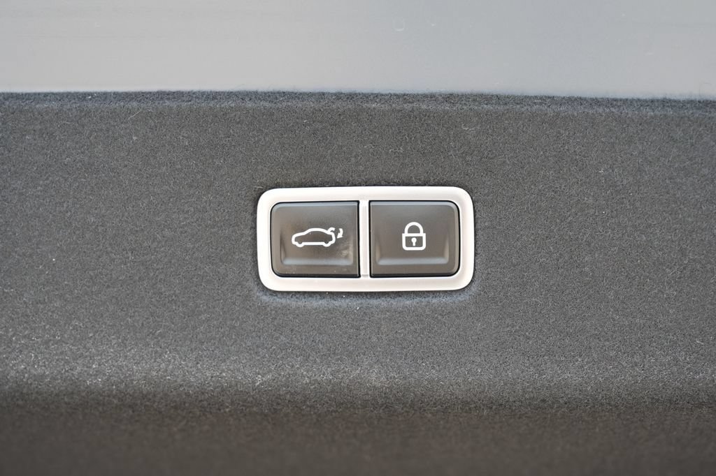 Used 2023 Hyundai Ioniq 6 SEL AWD/4WD image 11