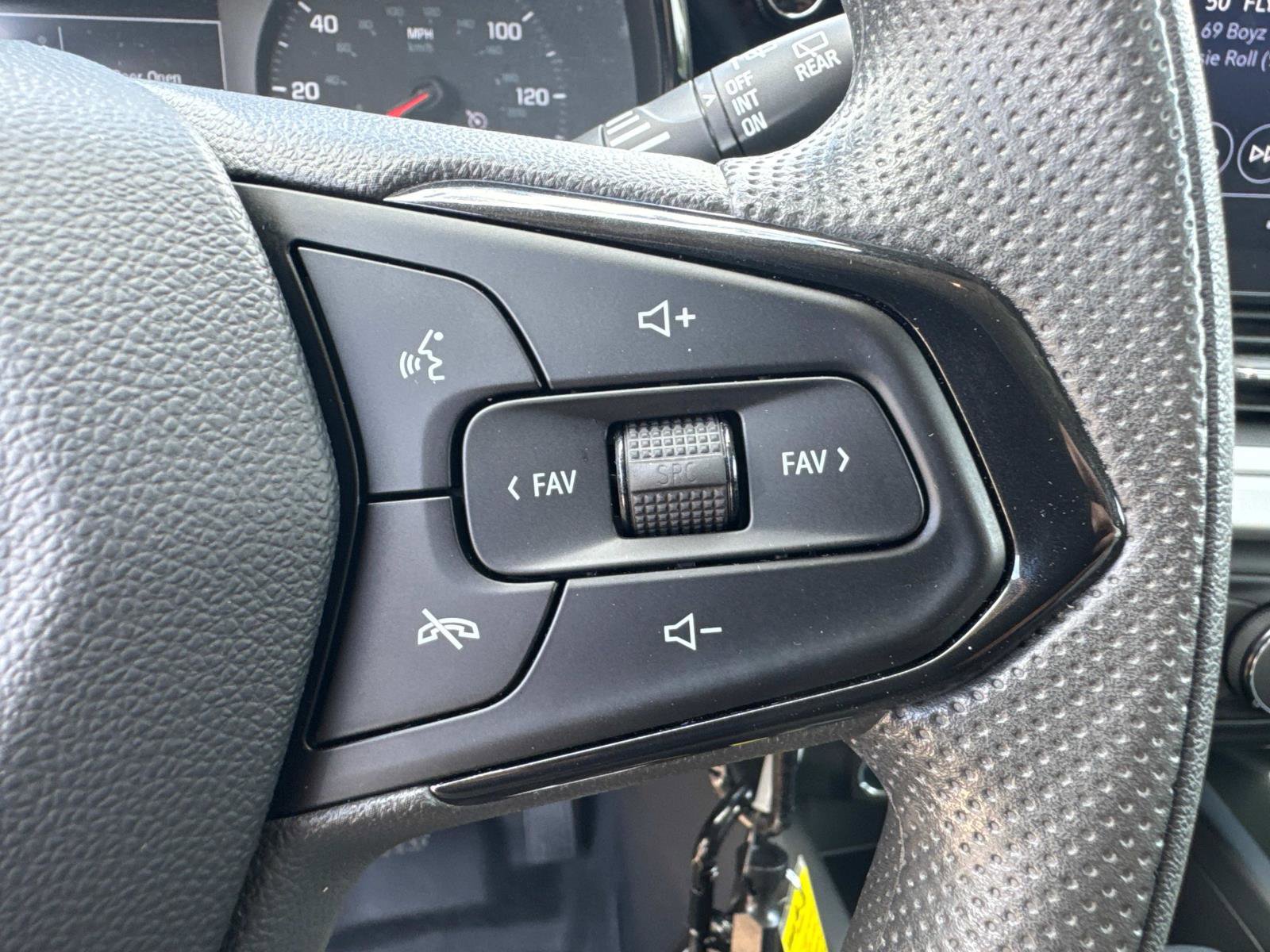 Used 2024 Chevrolet Trax LS w/ LS Convenience Package image 29