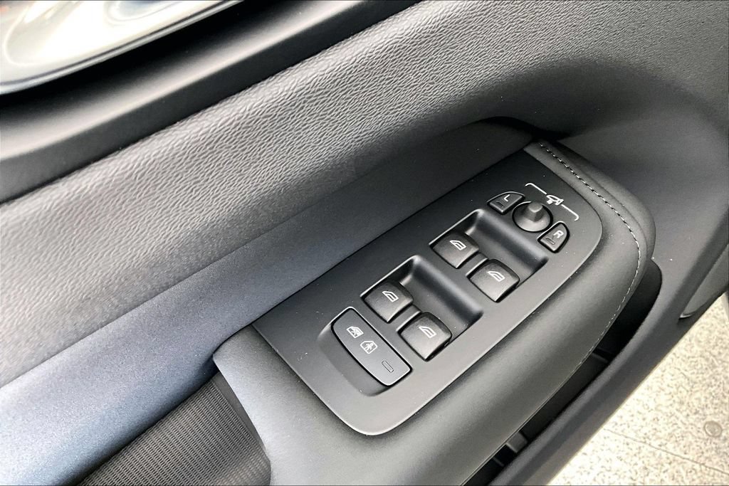 New 2026 Volvo XC60 T8 Core w/ Climate Package AWD/4WD image 23