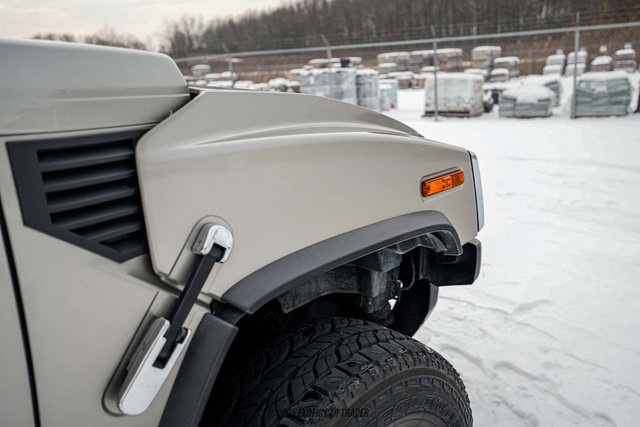 Used 2003 HUMMER H2 w/ Preferred Equipment Group image 95