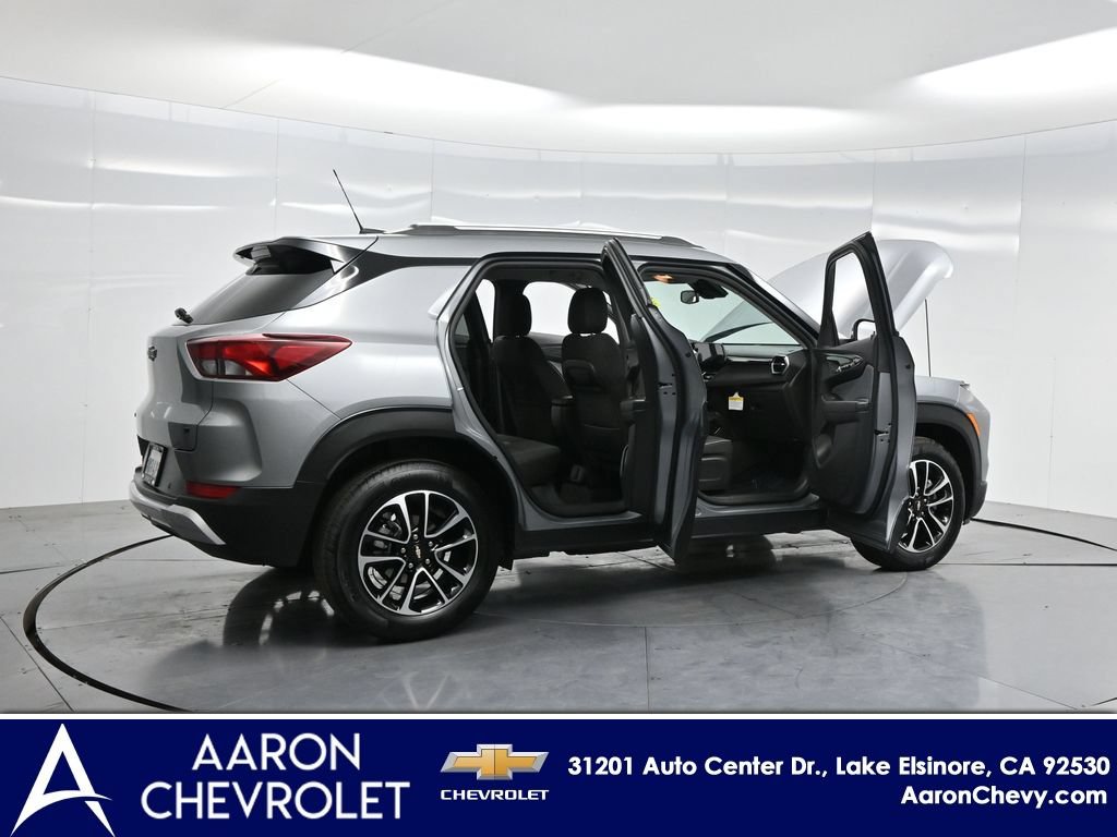 New 2025 Chevrolet TrailBlazer LT w/ Convenience Package FWD image 4