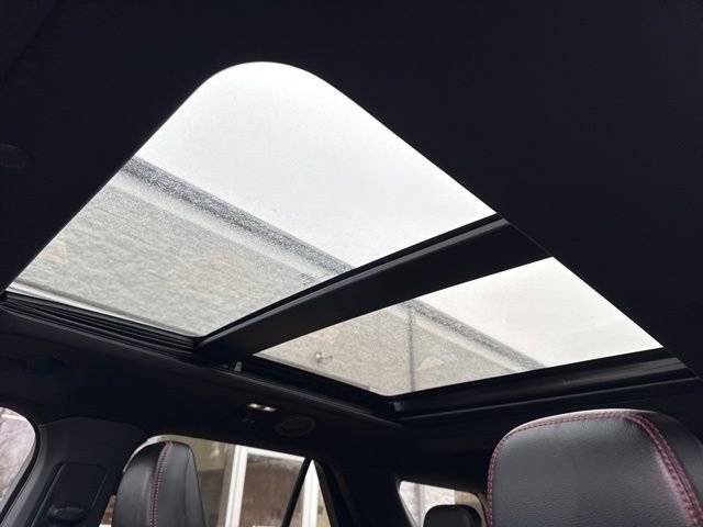 Certified 2024 Ford Explorer ST-Line w/ Class IV Trailer Tow Package AWD/4WD image 20