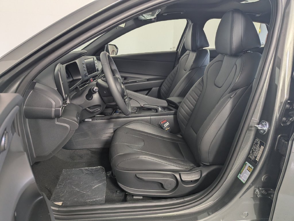 New 2026 Hyundai Elantra SEL Sport FWD image 11