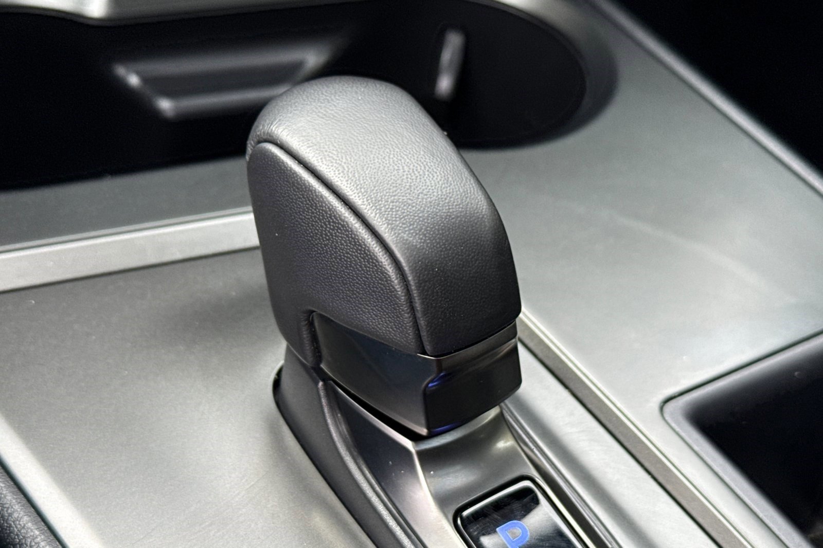 Certified 2025 Lexus UX 300h FWD w/ Accessory Package (Z2) image 17
