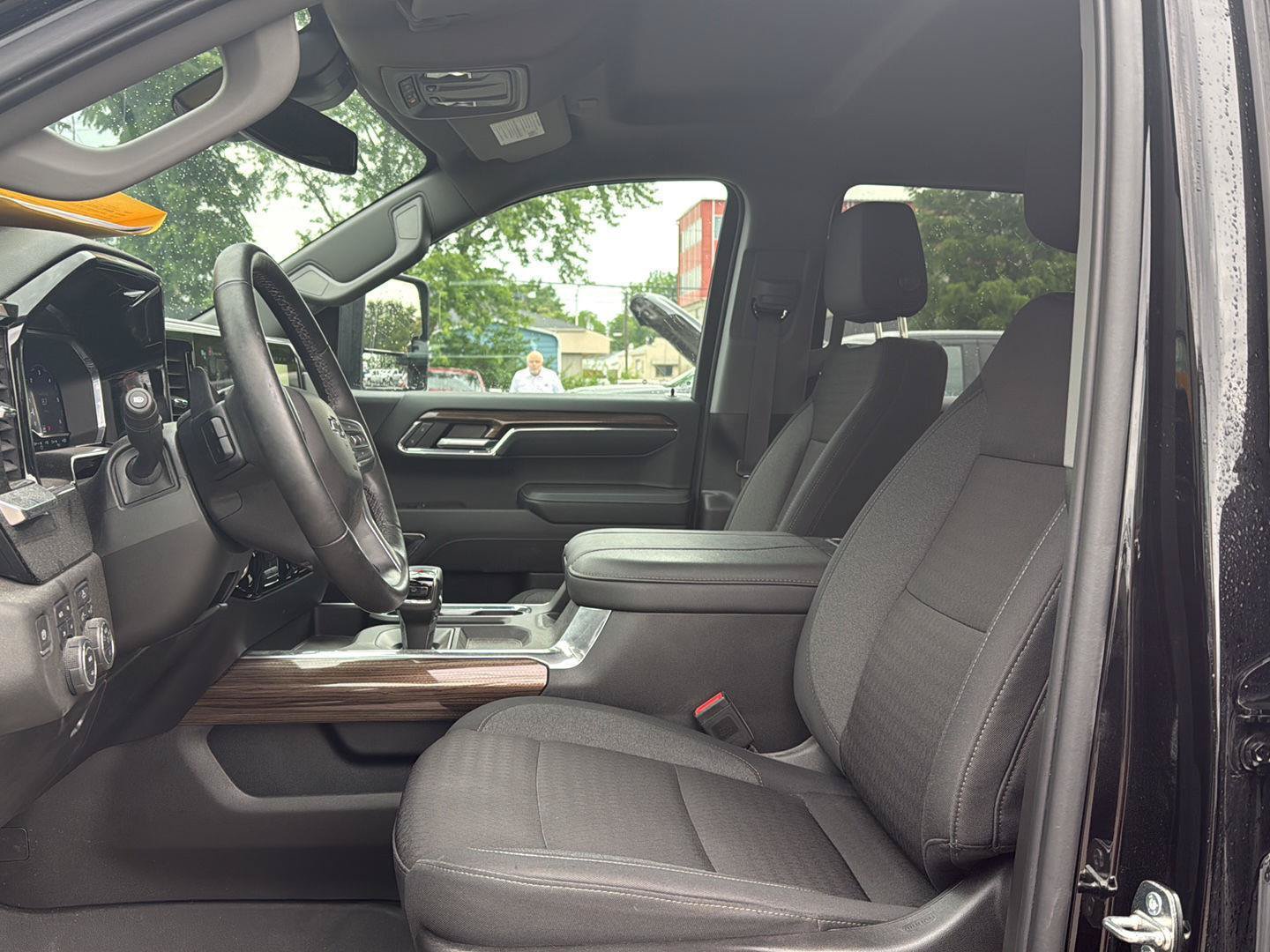 Used 2024 Chevrolet Silverado 1500 RST w/ Redline Edition AWD/4WD image 9