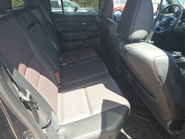 Certified 2025 Honda Ridgeline Black Edition image 18