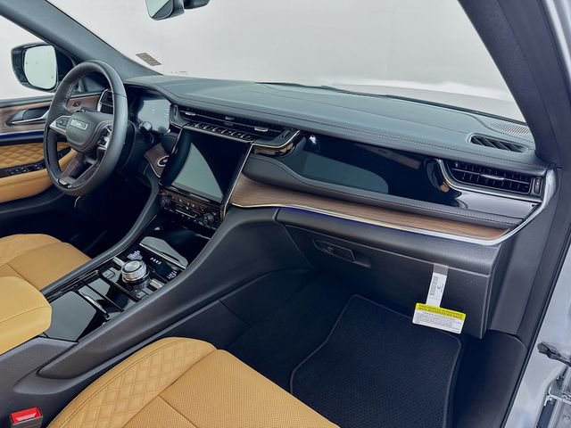 New 2025 Jeep Grand Cherokee Summit w/ Obsidian Package image 34