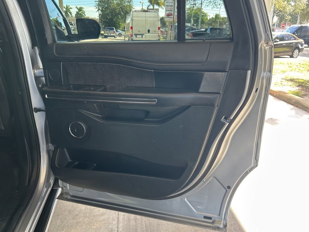Used 2021 Ford Expedition Max Limited image 32