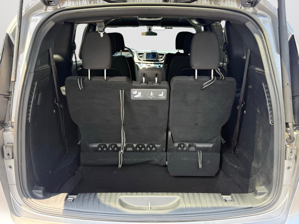 Used 2018 Chrysler Pacifica Touring Plus w/ S Appearance Package FWD image 34