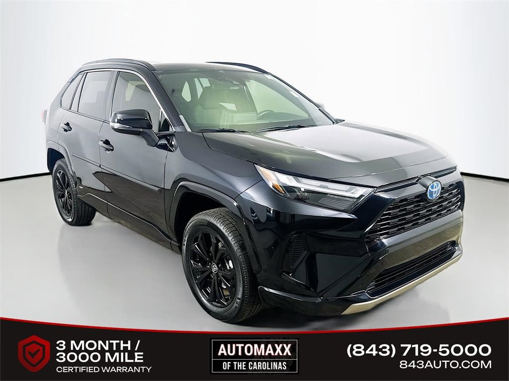 Used 2022 Toyota RAV4 SE w/ Convenience Package image 1