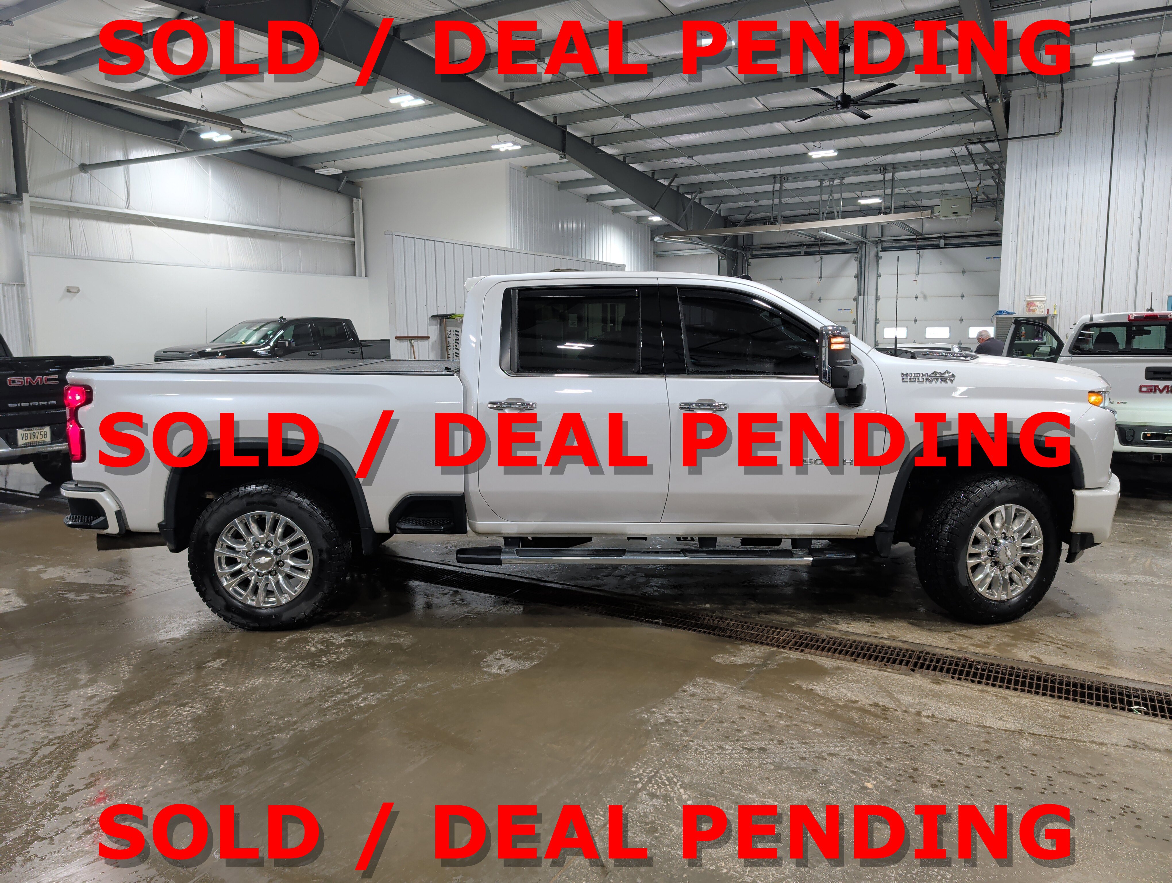 Used 2020 Chevrolet Silverado 2500 High Country image 2