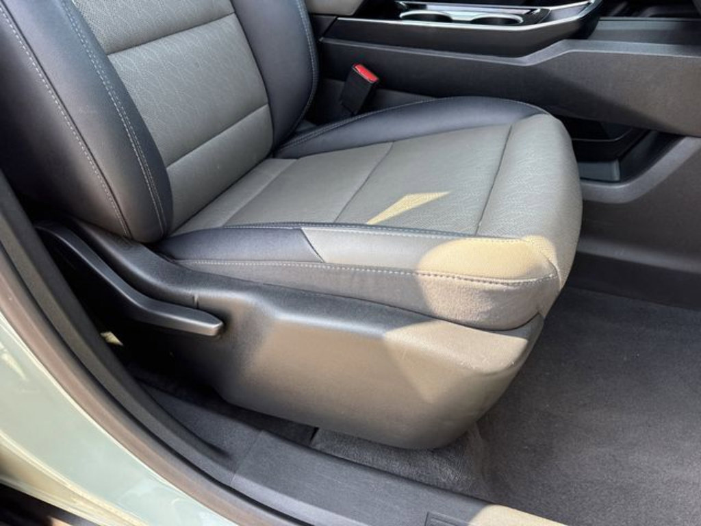 Used 2025 Chevrolet Equinox LT w/ Convenience Package II FWD image 53
