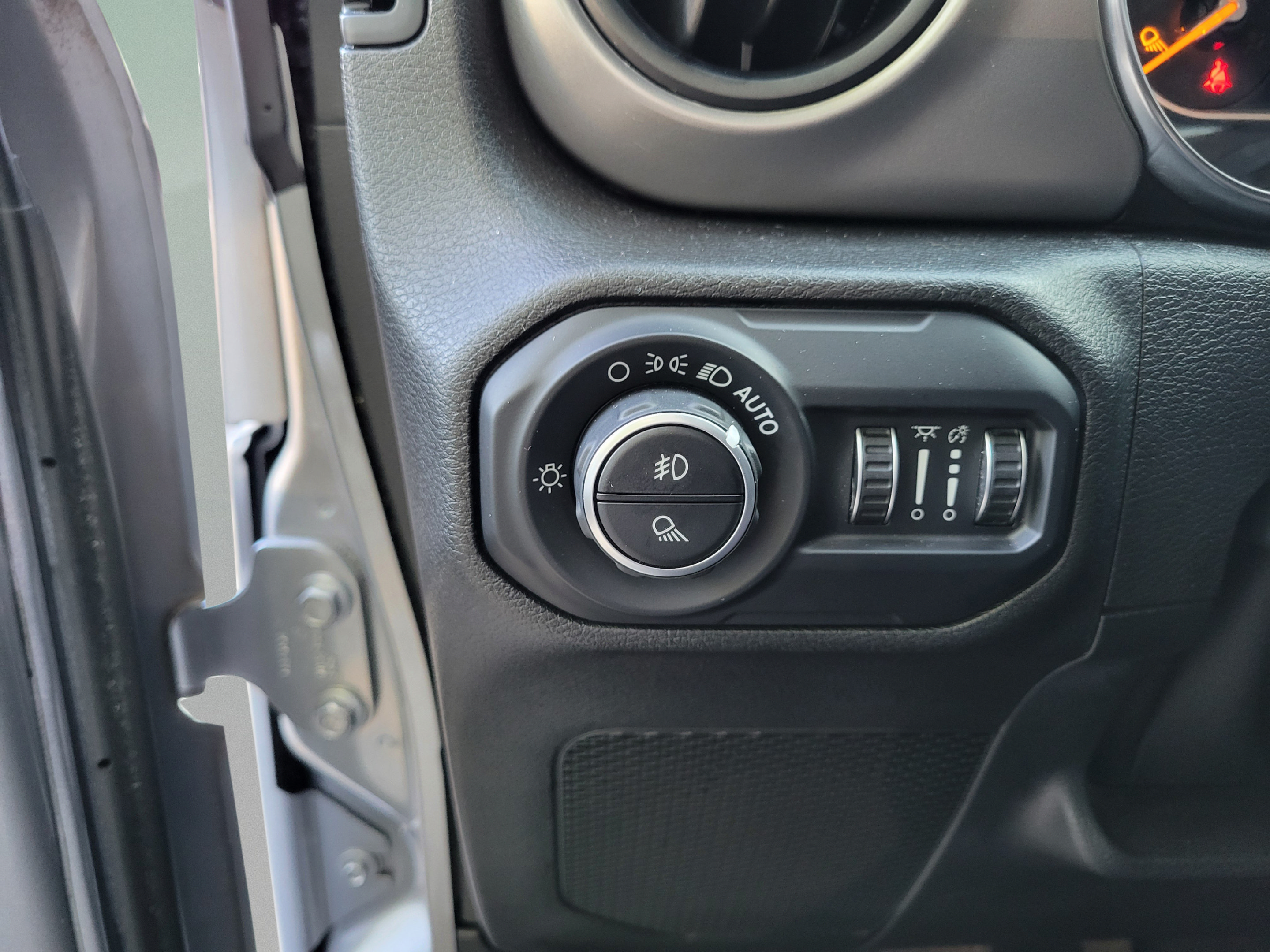 Certified 2020 Jeep Gladiator Sport w/ Quick Order Package 24S AWD/4WD image 28