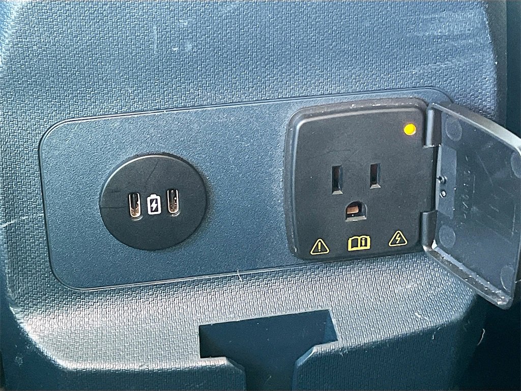 Used 2023 Ford Maverick Lariat w/ Lariat Luxury Package image 27