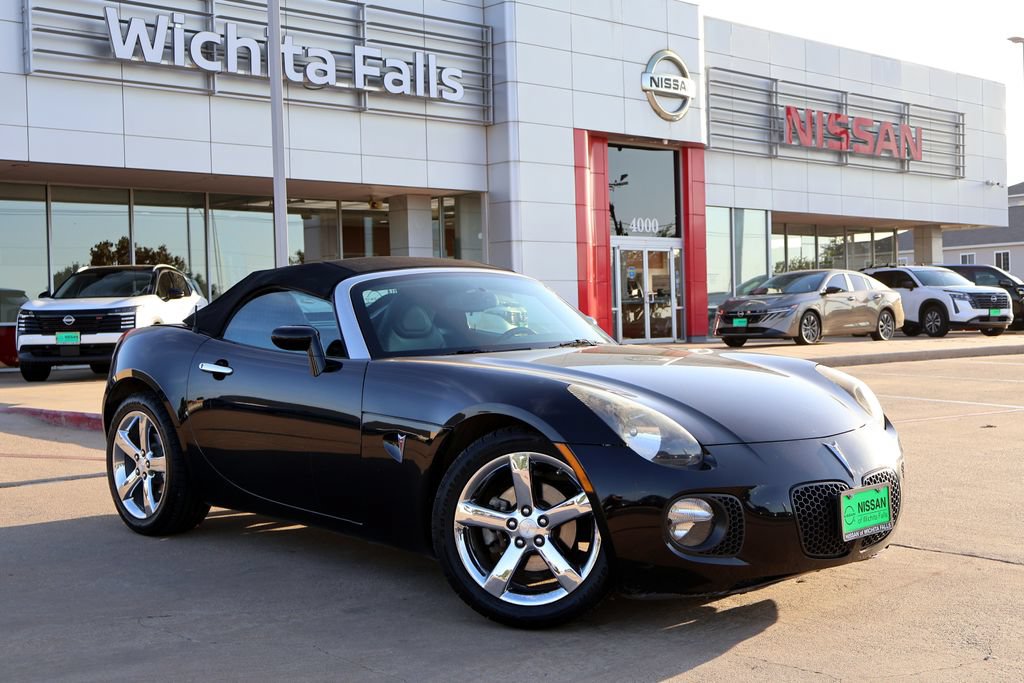 Used 2008 Pontiac Solstice GXP w/ Premium Package RWD image 1