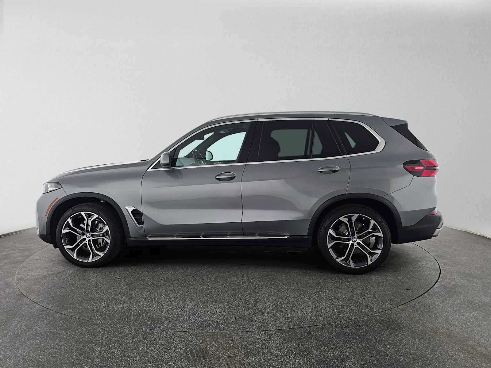Used 2024 BMW X5 sDrive40i RWD image 6