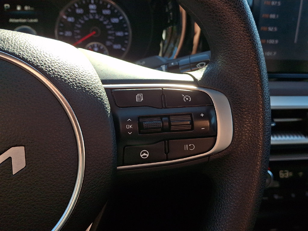 Used 2023 Kia K5 LXS FWD image 22
