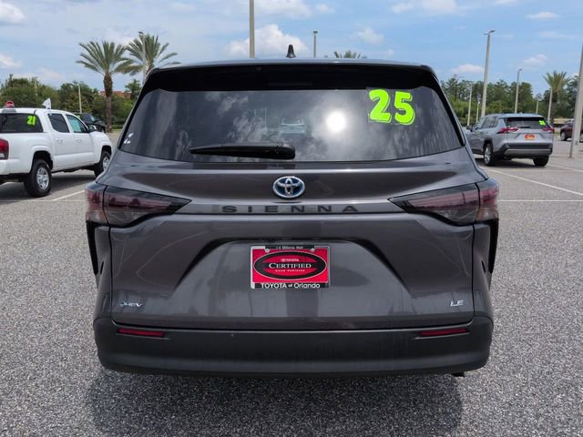 Certified 2025 Toyota Sienna LE FWD image 5