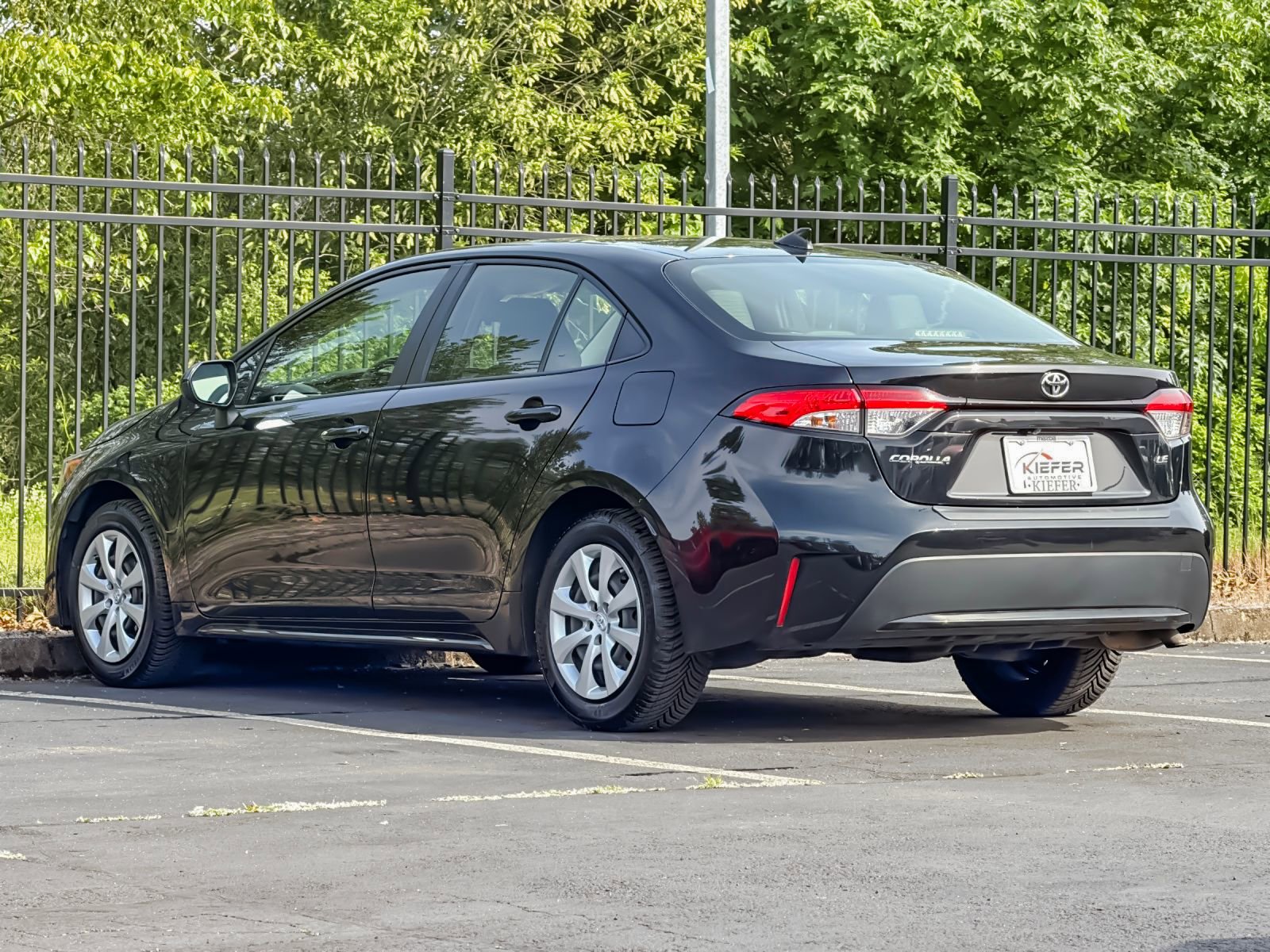 Used 2021 Toyota Corolla LE FWD image 5