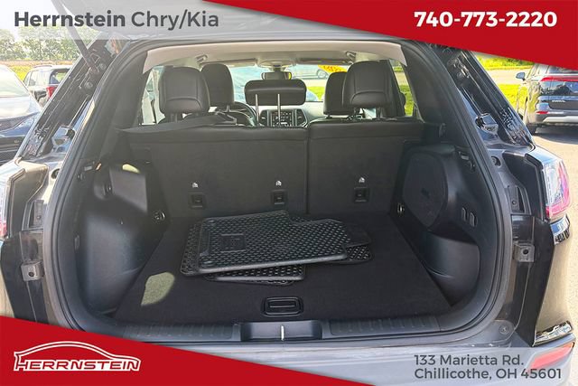 Used 2020 Jeep Cherokee Trailhawk w/ Cold Weather Group AWD/4WD image 26