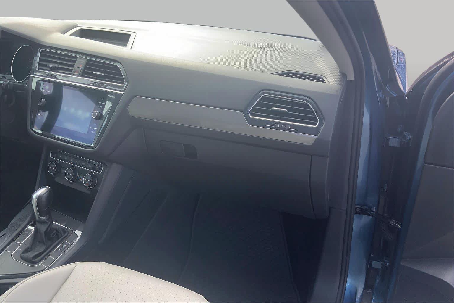 Used 2019 Volkswagen Tiguan SE w/ Panoramic Sunroof Package FWD image 19