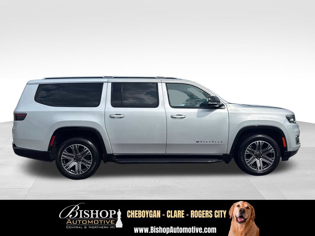 Used 2024 Jeep Wagoneer L Series II w/ Flexible Seating Group AWD/4WD image 12