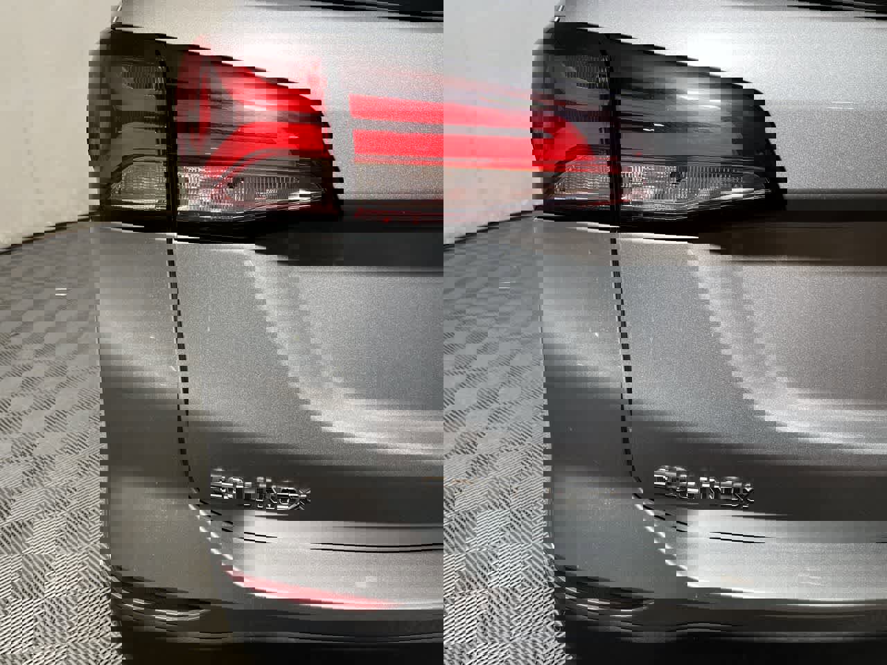 Used 2023 Chevrolet Equinox Premier image 11