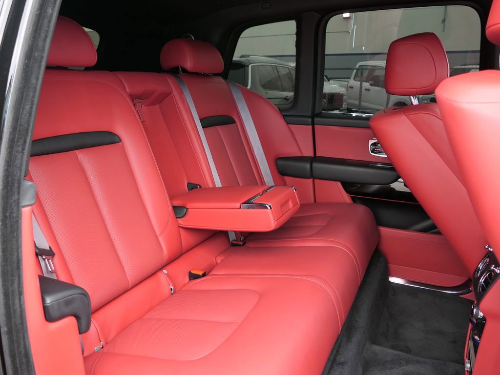 Used 2022 Rolls-Royce Cullinan image 27