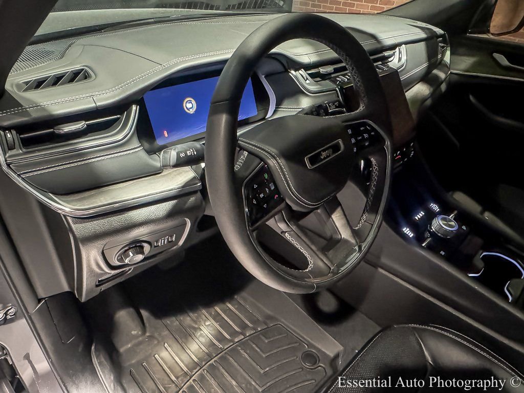 Used 2024 Jeep Grand Cherokee L Overland w/ Trailer Tow Package image 14