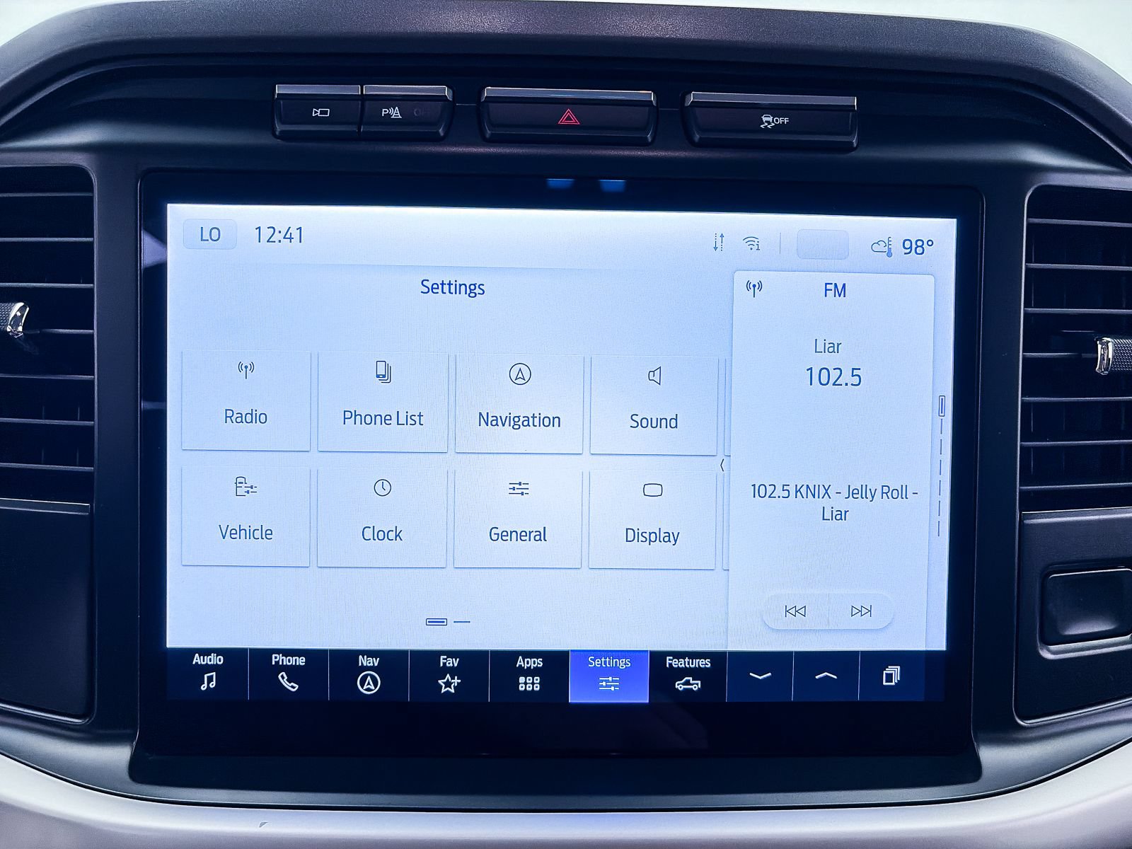 Used 2022 Ford F150 Lightning XLT AWD/4WD image 23