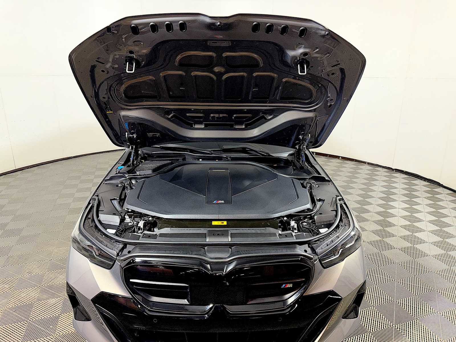 Used 2024 BMW i5 M60 w/ Premium Package image 31